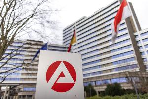 Die Zahl der Arbeitslosen in Deutschland ist im Oktober um 40.000 gesunken. (Archivbild) 