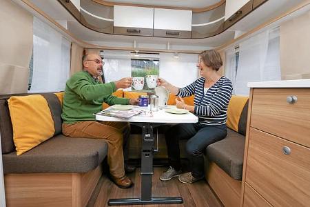 Im Caravan steht der gesamte Raum zum Wohnen zur Verfuegung.