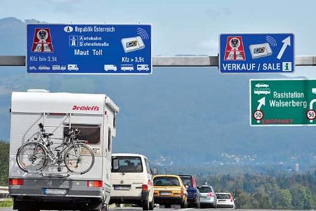 Oesterreichs Mautsystem stellt Gespanne und Reisemobile unter 3,5 Tonnen Pkw gleich.