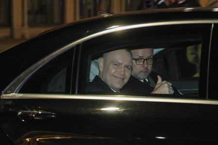 Präsident Karol Nawrocki begab sich inmitten der Tumulte ins Verfassungsgericht.