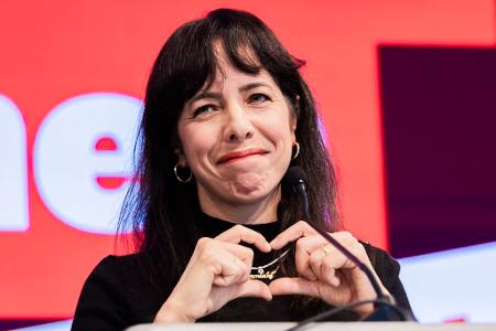 Die Berliner Linke-Politikerin Elif Eralp will Regierende Bürgermeisterin werden. 